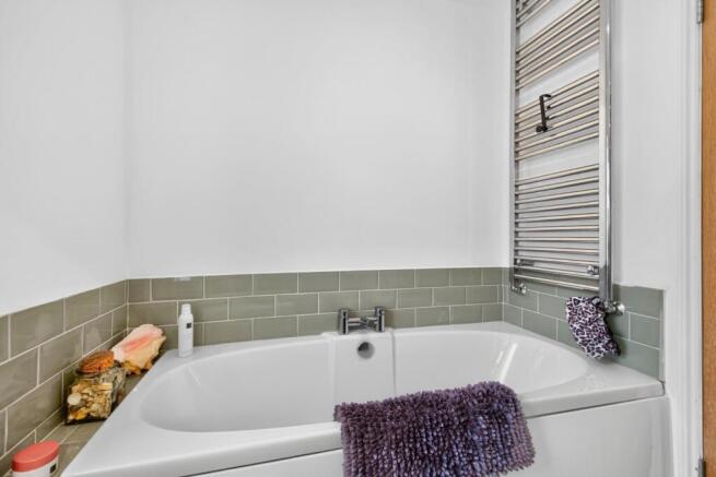 4 bed Semi-Detached for sale Image 12