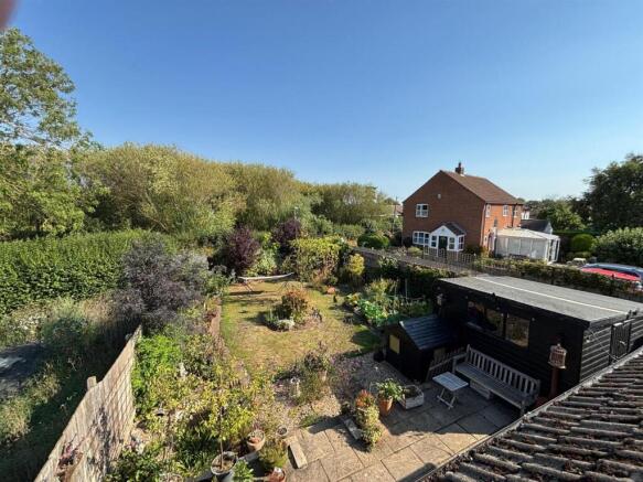4 bed House for sale Image 12