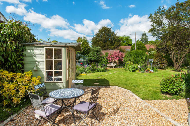 Side Patio Area To Front Garden