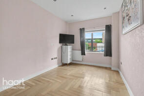 1, Smithys Mews, London E10 5UG