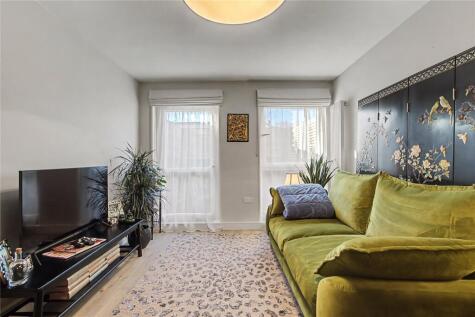 Theseus Walk, Islington, London, N1