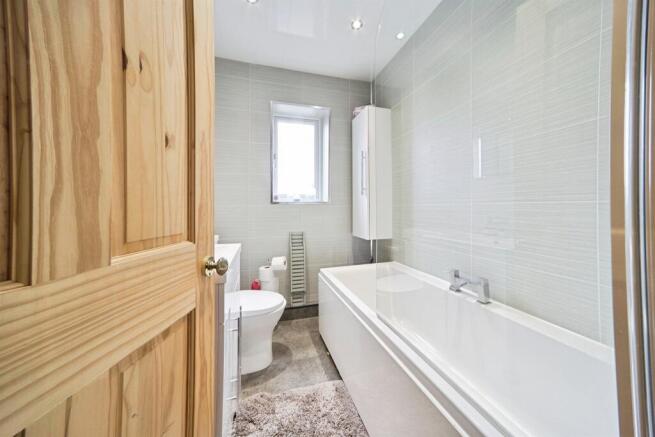 3 bed Detached for sale Image 9