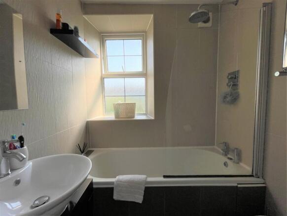 2 bed Terraced for sale Image 11