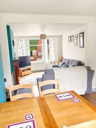 3 bed Semi-Detached for sale Image 6