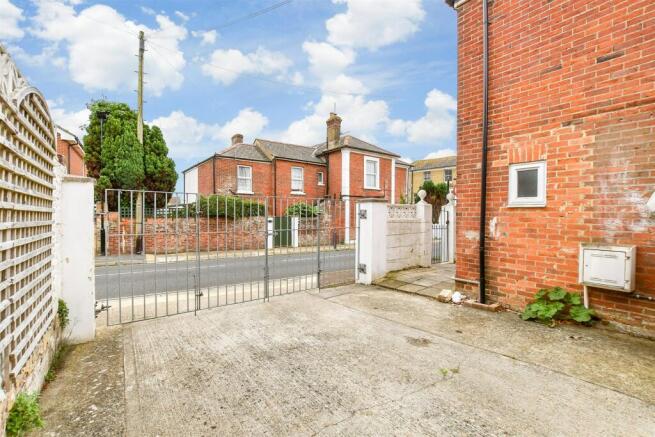 Driveway/Parking