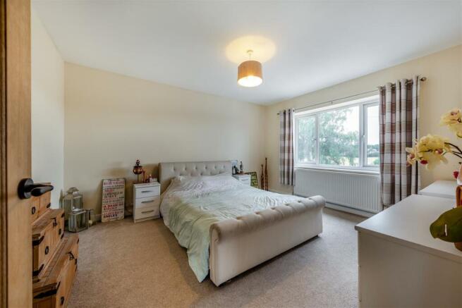 8558784-interior02.jpg