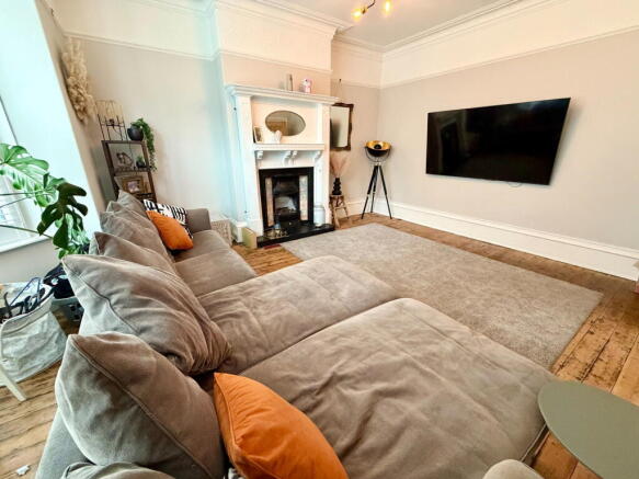 5 bed Villa for sale Image 7