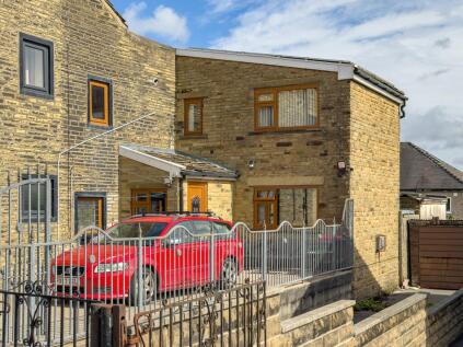 Towngate, Northowram, HX3 7DX