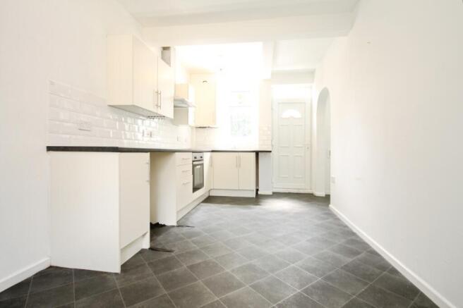 3 bed Town House to rent Image 4
