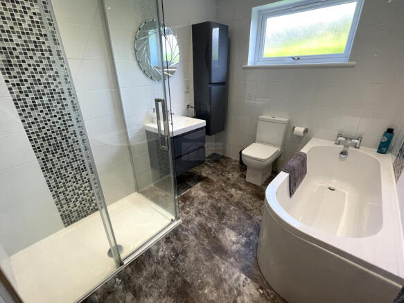 Bathroom.JPG