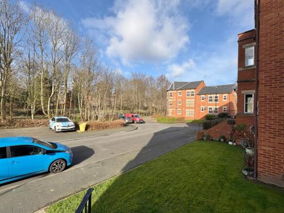 2 bed Flat to rent Image 6