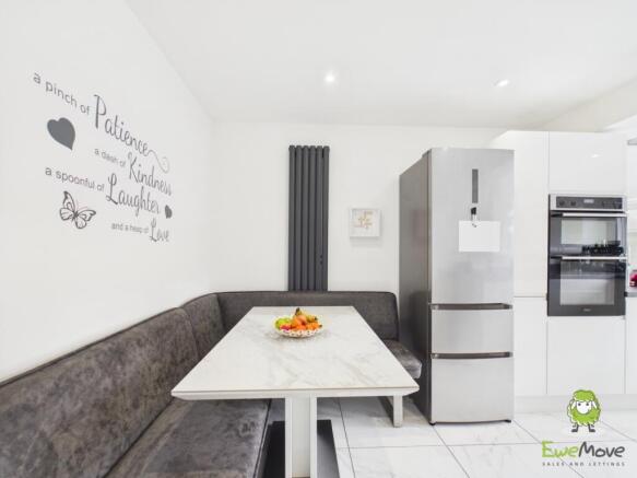 EweMove Estate Agents Basingstoke - 26 Martins Woo