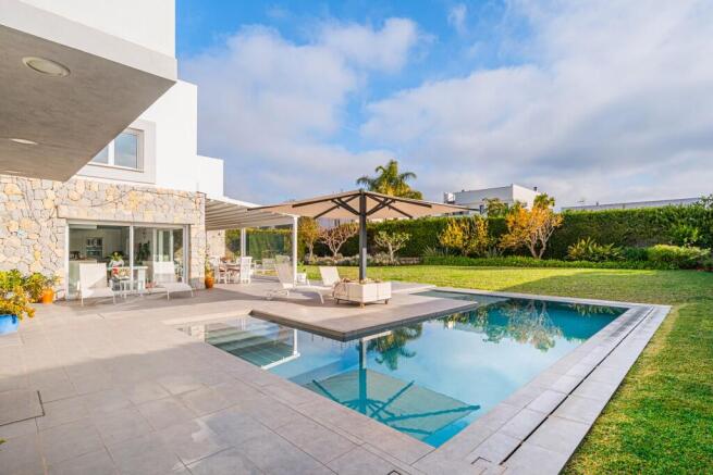 Swimming Pool (2)