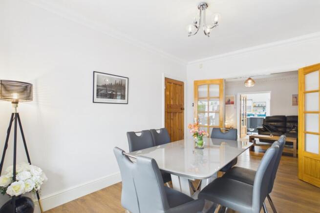 4 bed Semi-Detached for sale Image 9