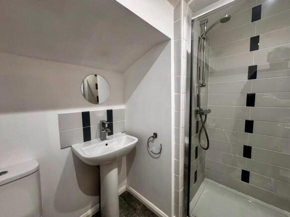3 bed Semi-Detached to rent Image 7