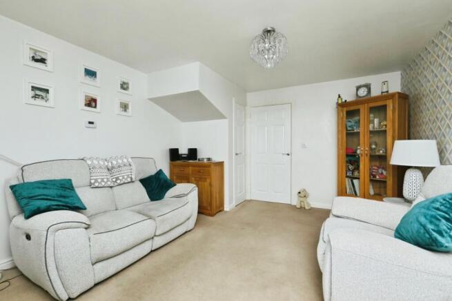 3 bed Semi-Detached for sale Image 10
