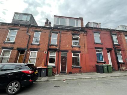 11 Moorfield Grove, Leeds, West Yorkshire LS12 3RY