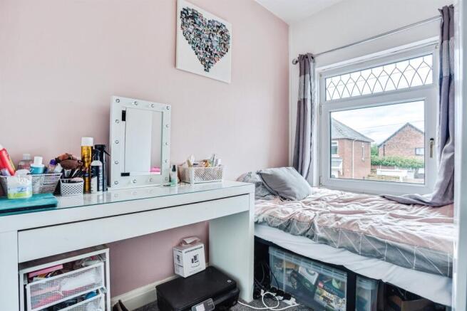 4 bed Semi-Detached for sale Image 11