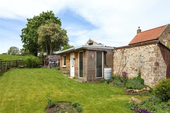 2 bed Detached for sale Image 10