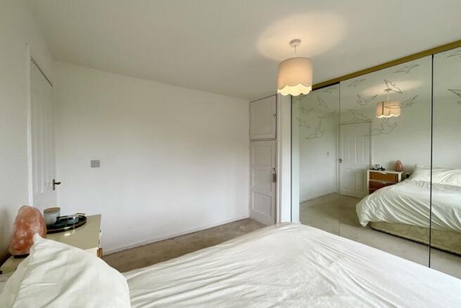 2 bed Semi-Detached for sale Image 11