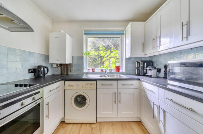 1370548-19-68f109...