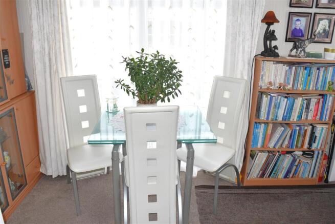 2 bed Park Home for sale Image 10
