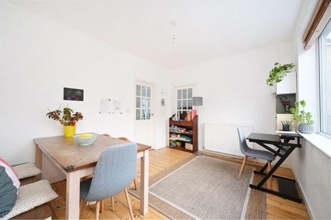 5 bed Detached for sale Image 12