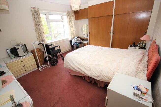 bed 1.jpg