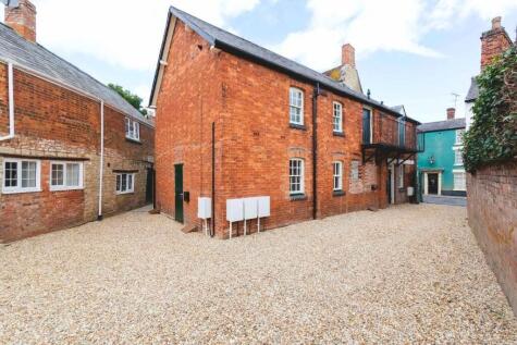 Flat 2 The Bakehouse, High Street South, Olney, Buckinghamshire, MK46 - £325,000