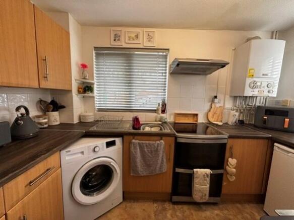 65 Glenmore kitchen