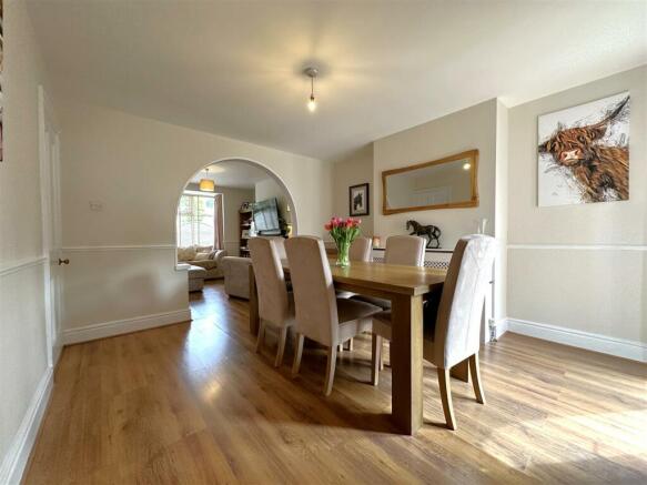 Dining Room Into Lounge 060