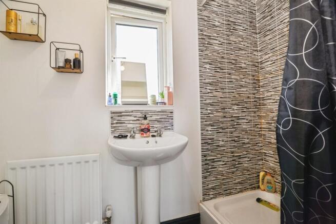 3 bed Detached for sale Image 10