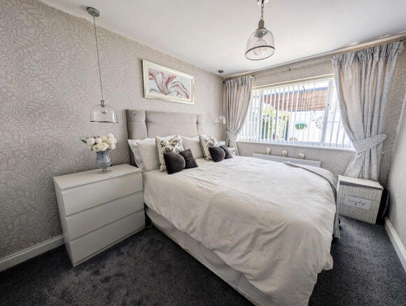 2 bed Bungalow for sale Image 6