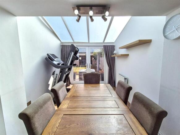 15, The Crescent, Craven Arms photo 4