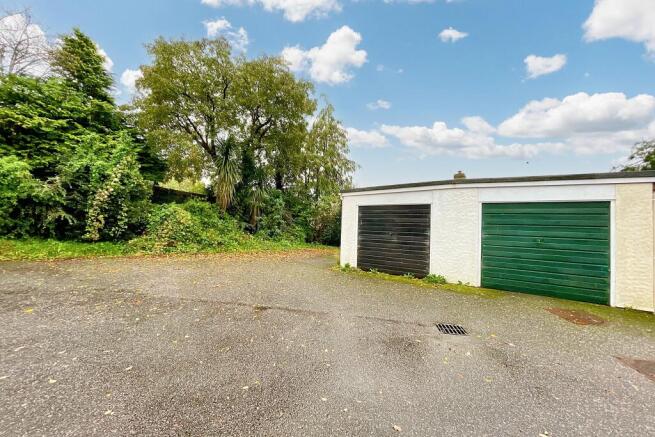 2 Rosemount Gardens, Musbury Road, Axminster, EX13 5AE