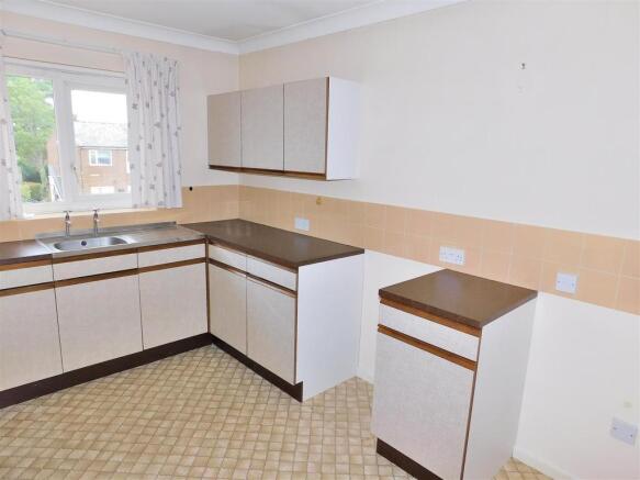 KITCHEN.JPG