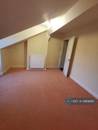 4 bed Terraced to rent Image 8