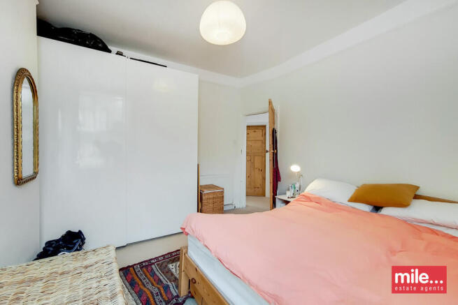 5_Main Bedroom-0
