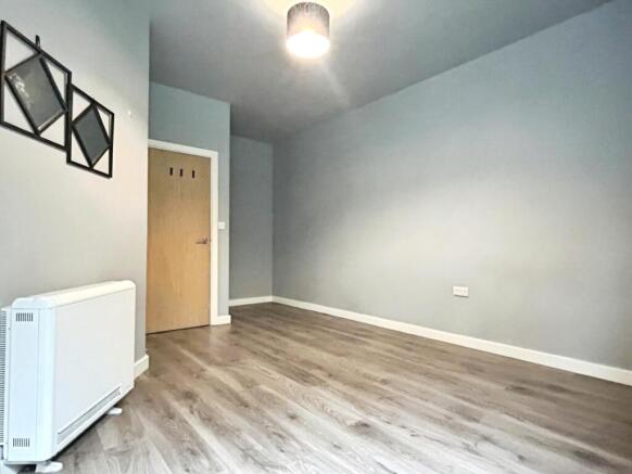 1 bed Flat to rent Image 5