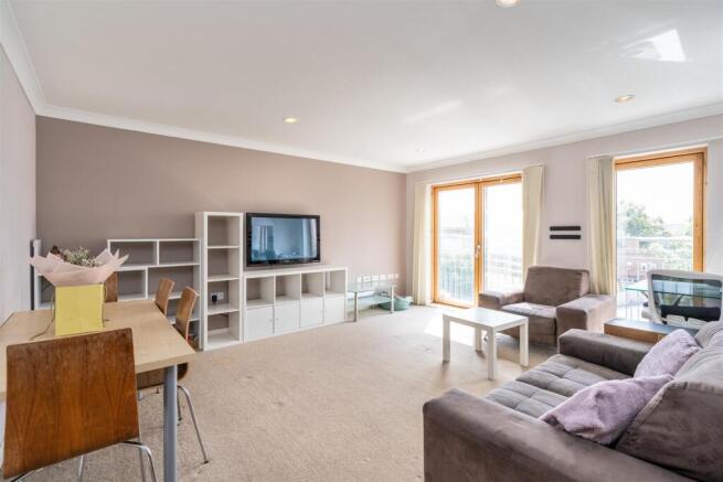 Apartment 28 City Walk_8.jpg