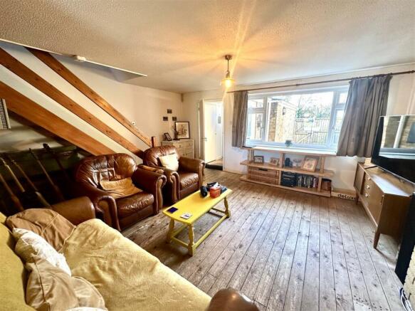 LIVING/DINING ROOM