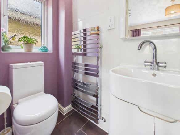 4 bed Detached for sale Image 11