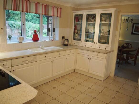 KITCHEN/BREAKFAST RO