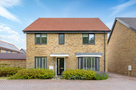 Mitchell Gardens | Copthorne | RH10 | New Move Estate Agency