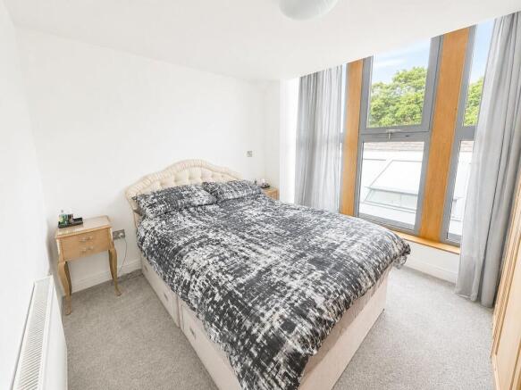 3 bed Apartment for sale Image 12