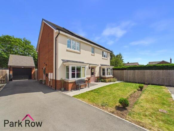 5 bed Detached for sale Image 5