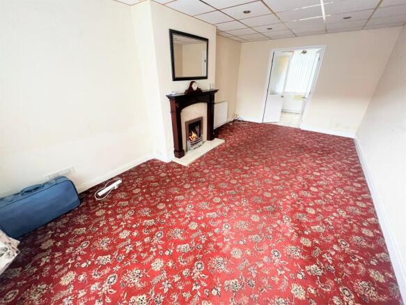 Living Room 1.jpg
