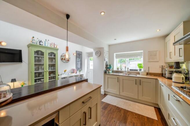 4 bed Terraced for sale Image 12