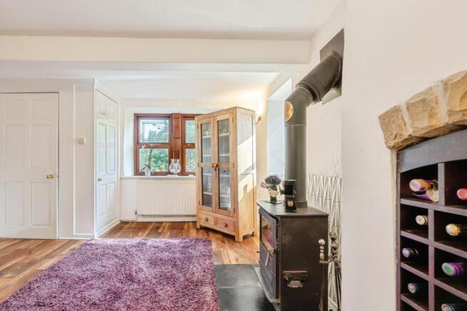 4 bed Detached for sale Image 8