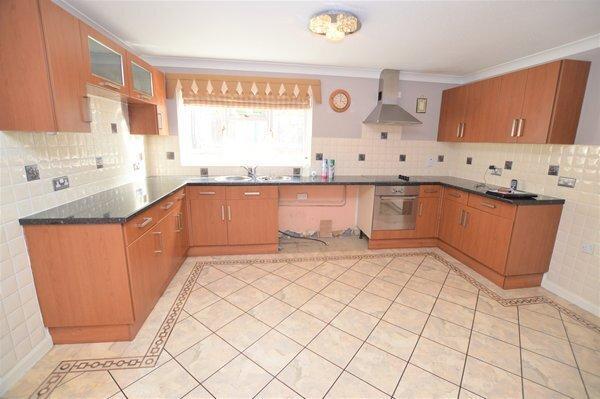 kitchen & breakfast room